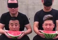 吃瓜娱乐搞笑视频,笑出腹肌的瞬间